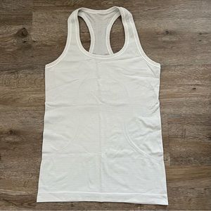 Lululemon Swiftly Tank Top Size 4 Racerback Anti Stink White